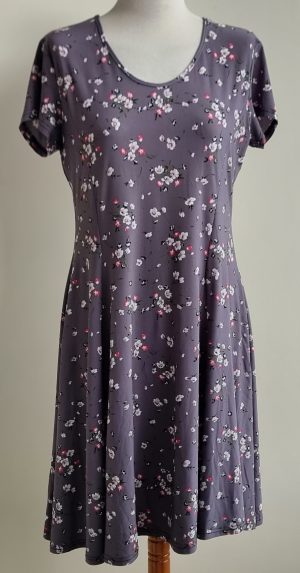 BZA grijs jurkje met bloemetjes print mt. M