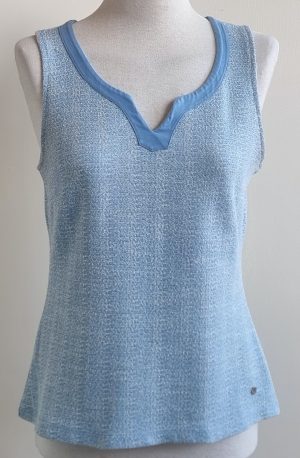Terre Bleue lichtblauwe stretchy top mt. 40
