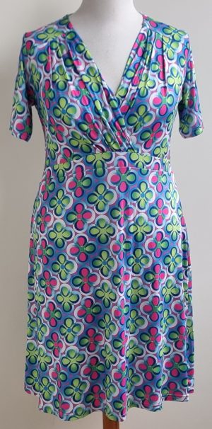 Kapomoda soepelvallend gekleurd jurkje mt. L