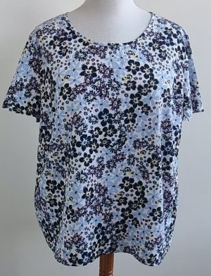 Gina blauw/roze bloemen blouse mt. 50/52