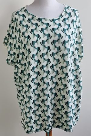 Norah ecru shirt met groene prints mt. 48