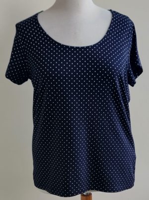 Yessica zwart t-shirt met witte dots mt. L
