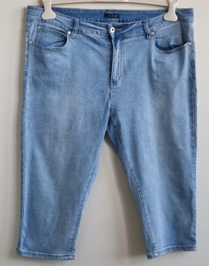 Norah (Lily) stretchy jeans capri mt. 48