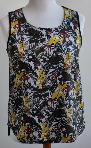 Yessica zwarte/print mouwloze blouse mt. 40