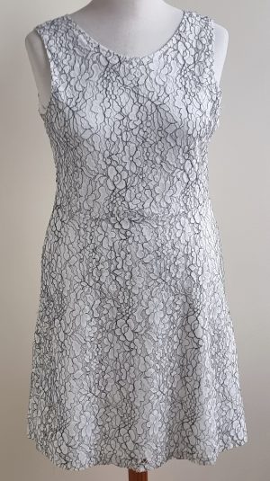 Cassis witte kanten jurk met borduur mt. 42