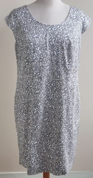 BPC stretchy witte jurk met print mt. 50