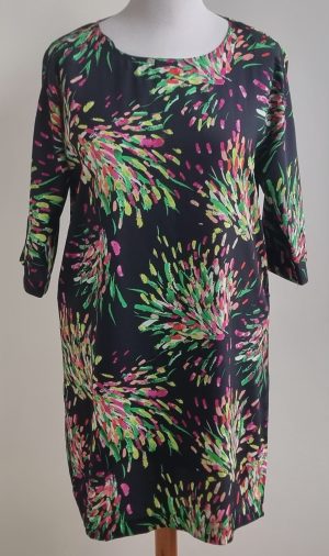 Yessica zwart zomerjurkje met gekleurde prints mt. 42