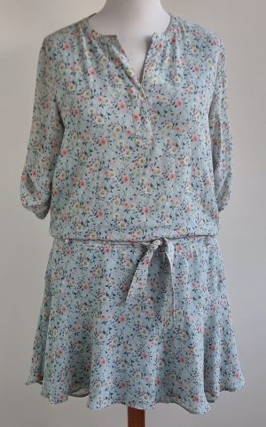 Esqualo zachtgroene jurk met bloemetjes print mt. 42