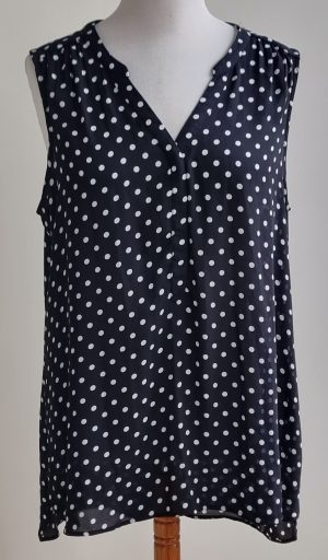 Miss Etam zwarte mouwloze blouse mt. 48