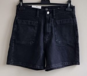 C&A (Mom Shorts) zwarte jeans short mt. 28