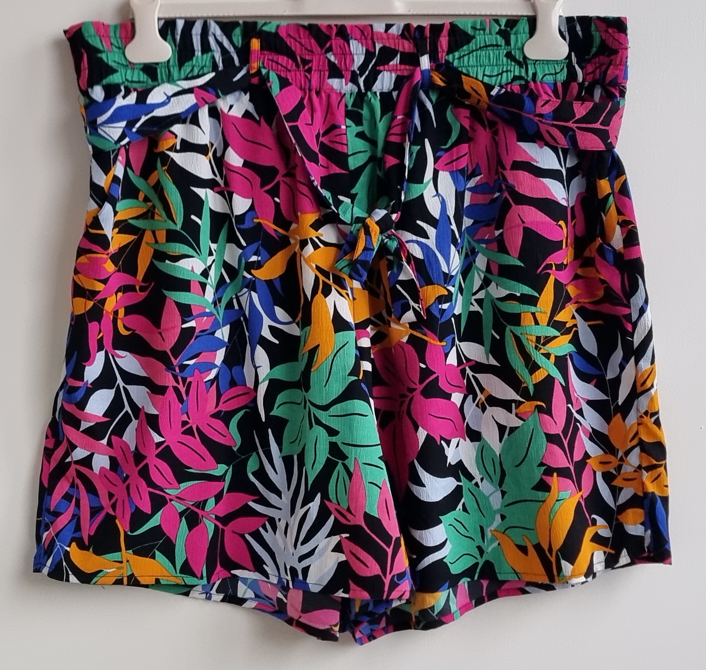 MS Mode gekleurde short mt. 54