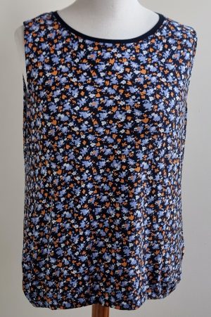 Tom Tailor donkerblauwe top met bloemetjes mt. XXL