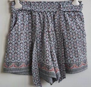 MS Mode short met zwart/oranje print mt. 42