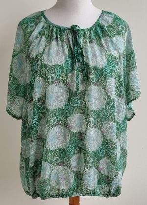 Norah groene blouse met roze hartjes mt. 46