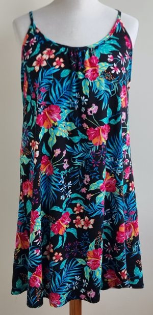 Cellbes Beach zwart jurkje met kleurige print mt. 46/48