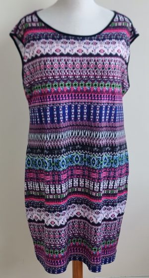 Norah gekleurd jurkje mt. 46