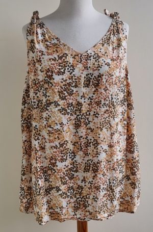 Zizzi witte soepelvallende blouse top met natuur tinten mt. 46/48 (M)