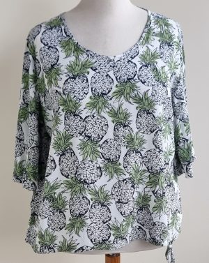 Norah wit kort bloesje met ananas print mt. 46