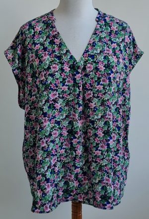 Only Carmakoma zwarte blouse met bloemetjes prints mt. 52