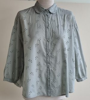 C&A lichtgroen broderie bloesje mt. 38