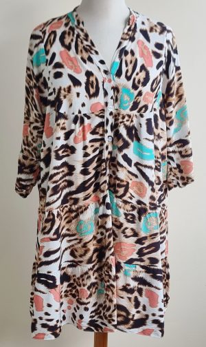 New Collection wit jurkje met gekleurde prints mt. 46/48