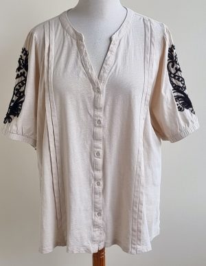 MS Mode (FSTVL) beige shirt/blouse met borduur mt. XXL (52)