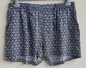 Zwart/witte soepelvallende short mt. XL