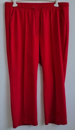MS Mode rode broek met wijde pijpen mt. 52