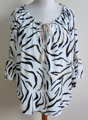 New Collection witte blouse met print mt. XL