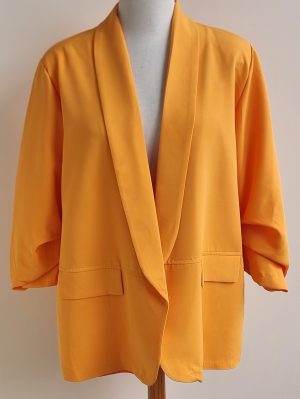 New Collection oranje blazertje mt. 46/48