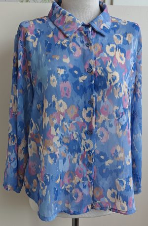 Lola Liza blauwe blouse met print mt. 40