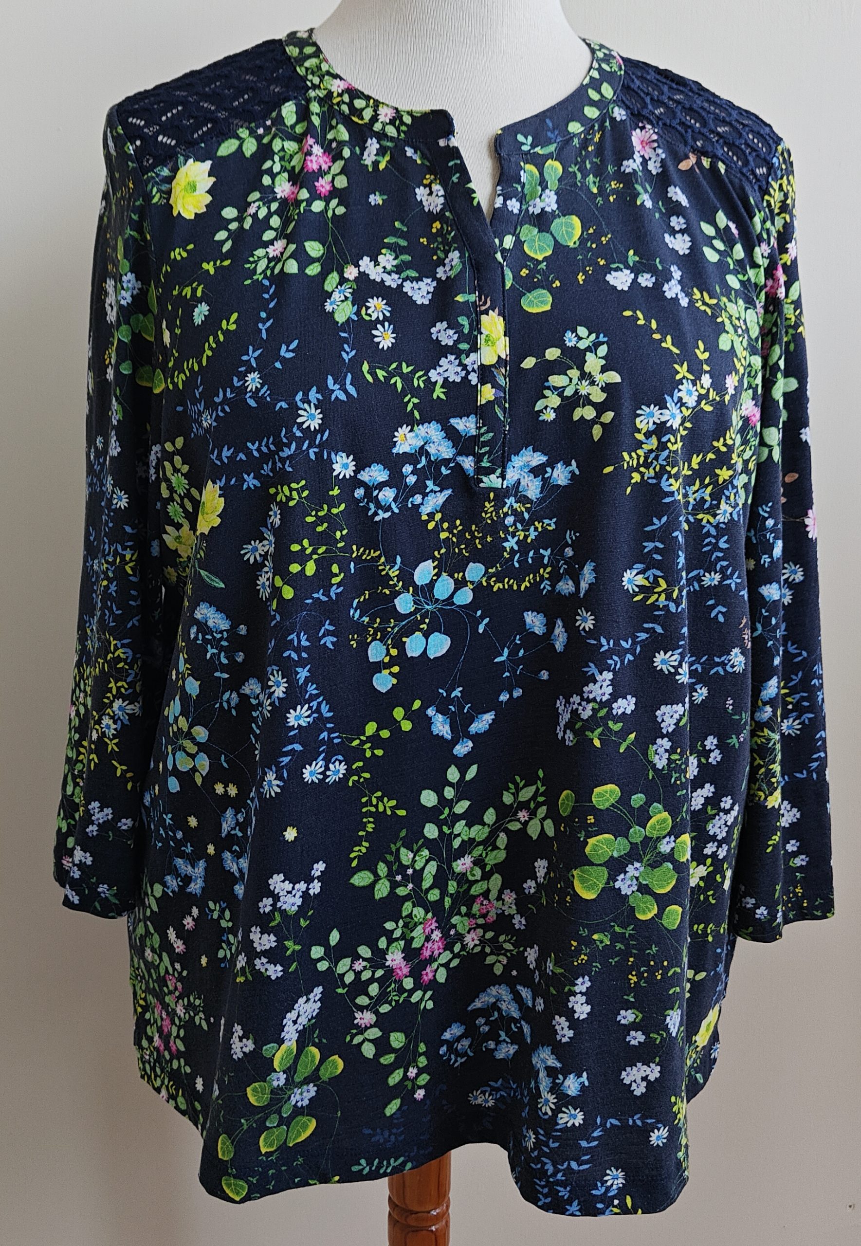 Street One blauw shirt met bloemen print mt. 46