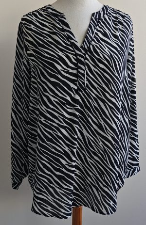 Miss Etam zwart/witte blouse mt. 46