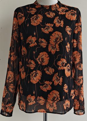 Pieces zwarte blouse met oranje bloemen mt. S