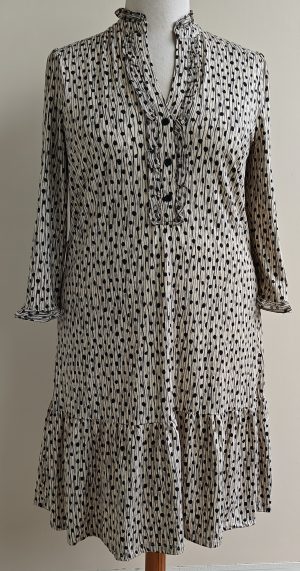 K-Design ecru jurkje met grijs/zwarte print mt. XL