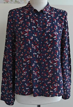 Clockhouse donkerblauw bloesje met bloemetjes mt. 40