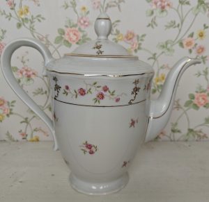 Bavaria (Reinkrone) theepot met bloemetjes