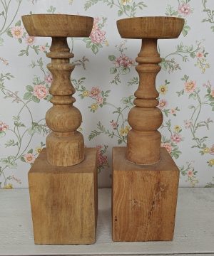 2 Grote houten kandelaars